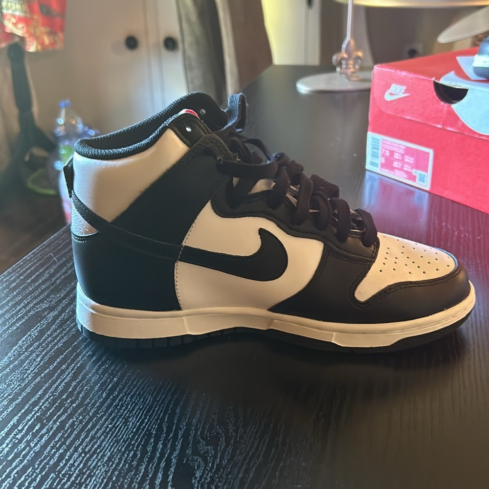 Women’s Nike Dunk High Retro Panda Black White Size 7.5 Basketball Shoe - Picture 9 of 14